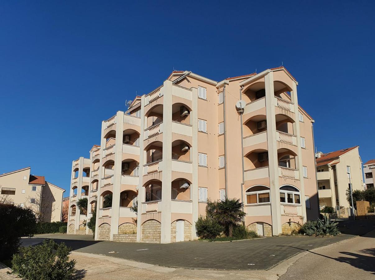 Apartments Coral Novalja Dış mekan fotoğraf